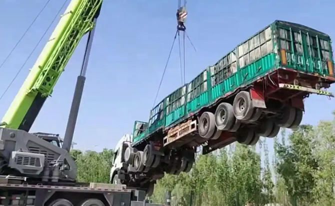 贡嘎道路脱困救援案例